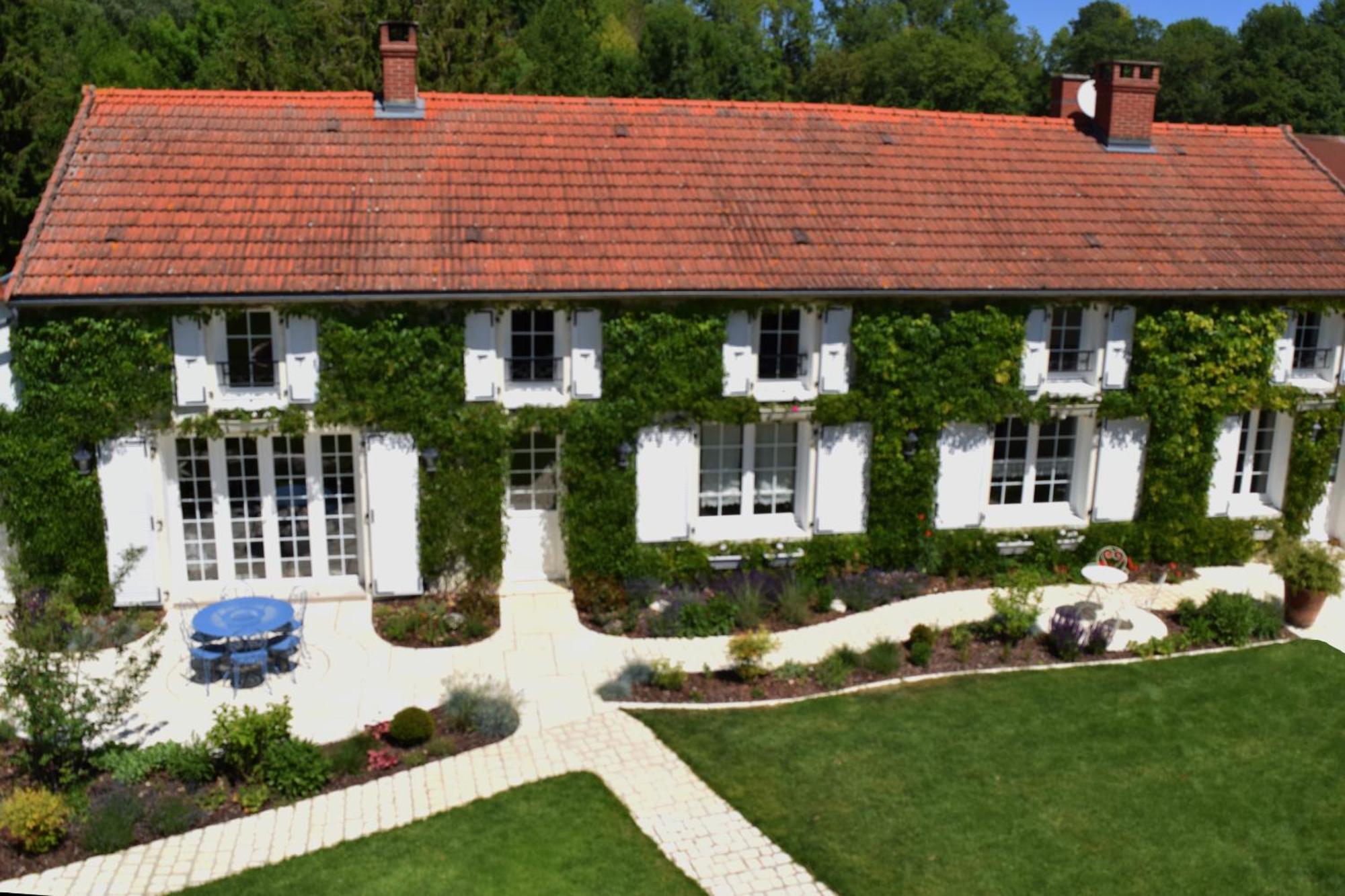 Au Pre Du Moulin Bed & Breakfast 3*